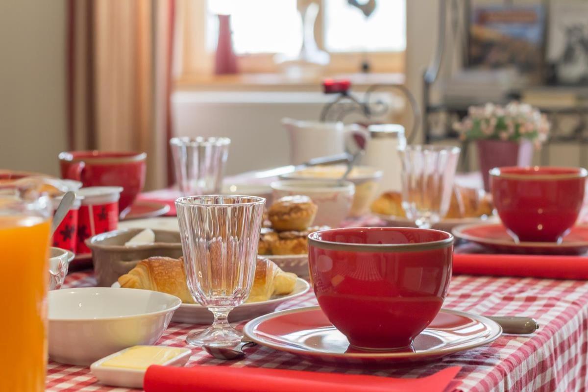 Logis De L'Orme Bed & Breakfast La Rochepot Екстериор снимка