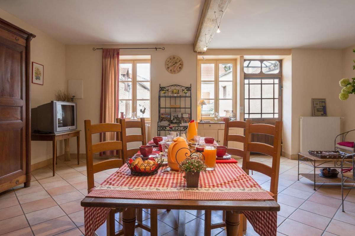 Logis De L'Orme Bed & Breakfast La Rochepot Екстериор снимка